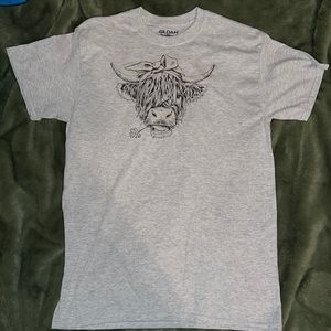 Gildan Dry Blend grey tee with highland cow image, size M, washed never worn